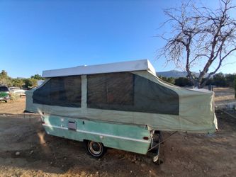 Pop up camping trailer