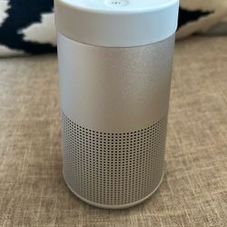 Bose Revolve SoundLink: Excellent Condition Like NEW