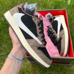 Air Jordan 1 Low Travis Scott “Mocha”