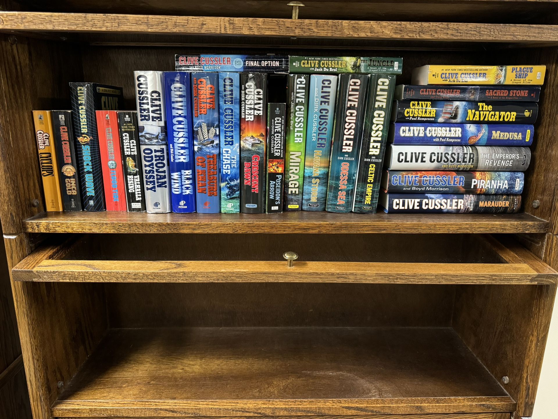 Clive Cussler Books (23)