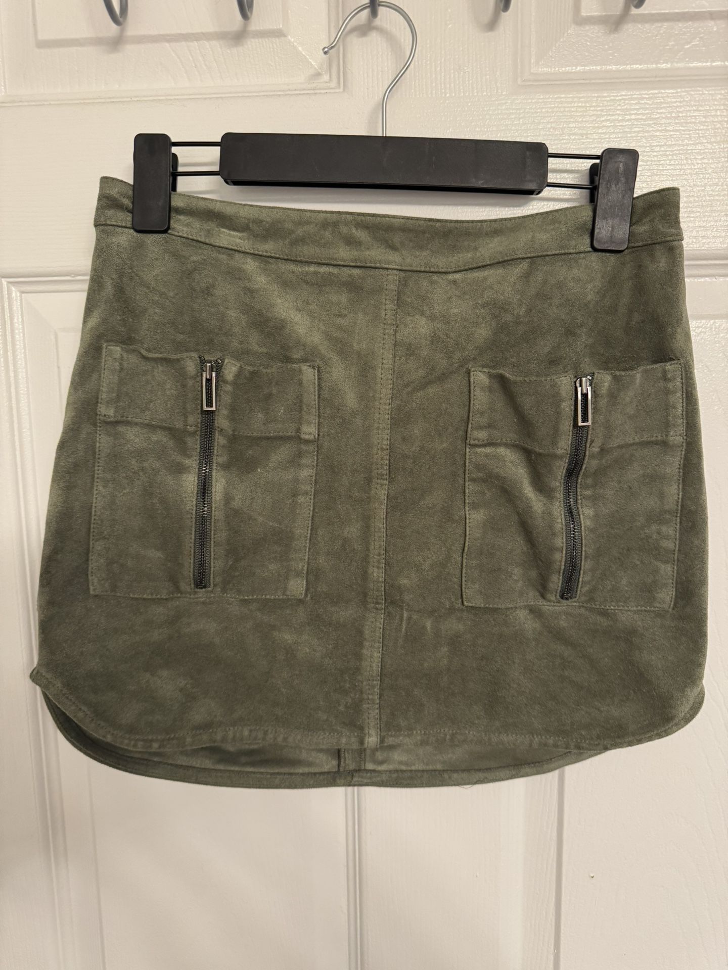 BCBG green Suede Skirt Size XS