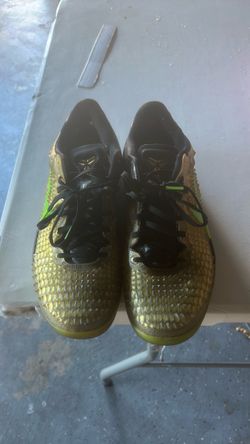Basketball shoes