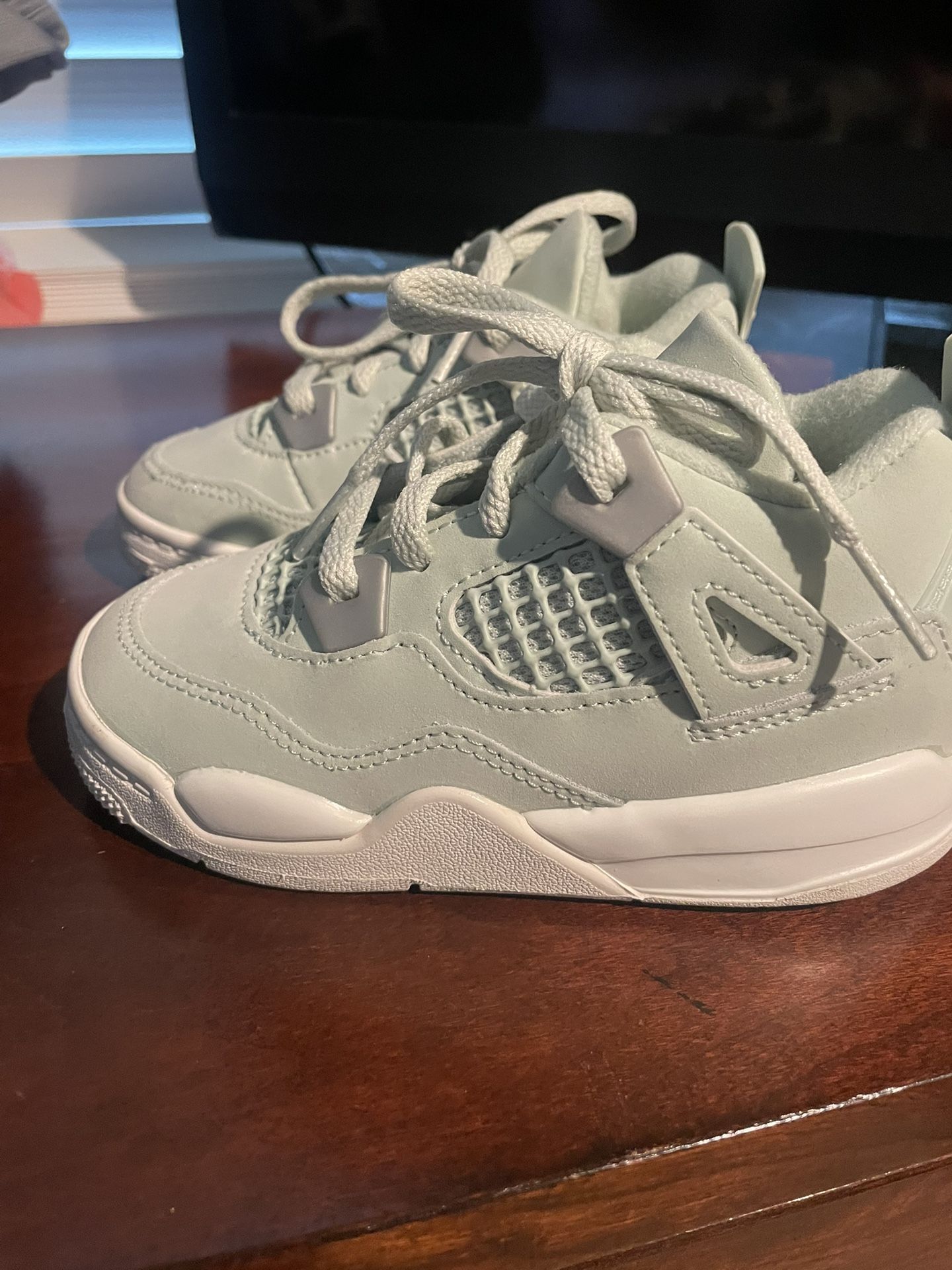Jordan 4 Abundance