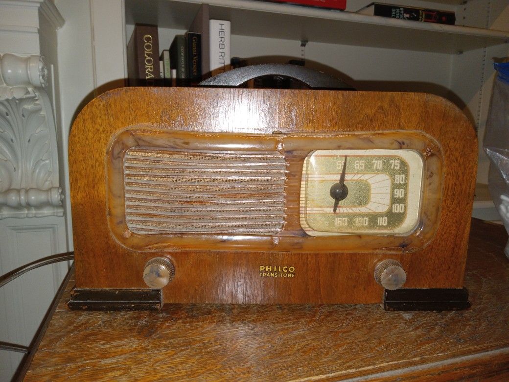 Antique Philco radio