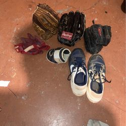 Baseball Gloves /cleats And Accessories 