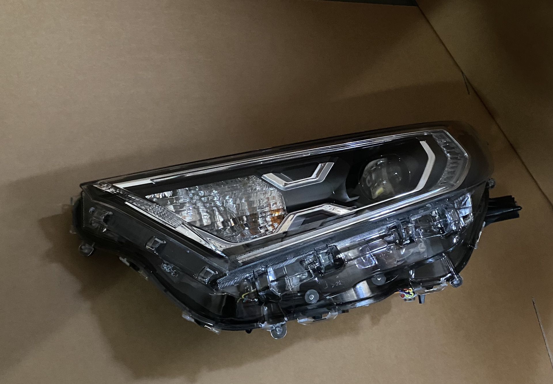Headlight For 2021 - 2023 Toyota RAV4 Hybrid / XSE