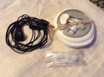 2 Pair of Ear Buds