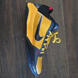 Kobe 5 protro Bruce lee