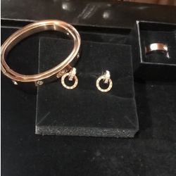 🥰 Luxury jewelry set size in rose gold finish 😍