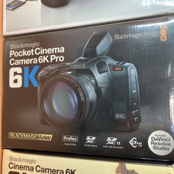 Blackmagic Design Pocket Cinema Camera 6K Pro (Canon EF)