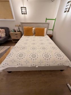Queen size bed