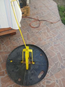 Hanging wire dispenser wire spinner