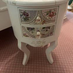 Painted Side Table w/2 Drawers in Great Condition