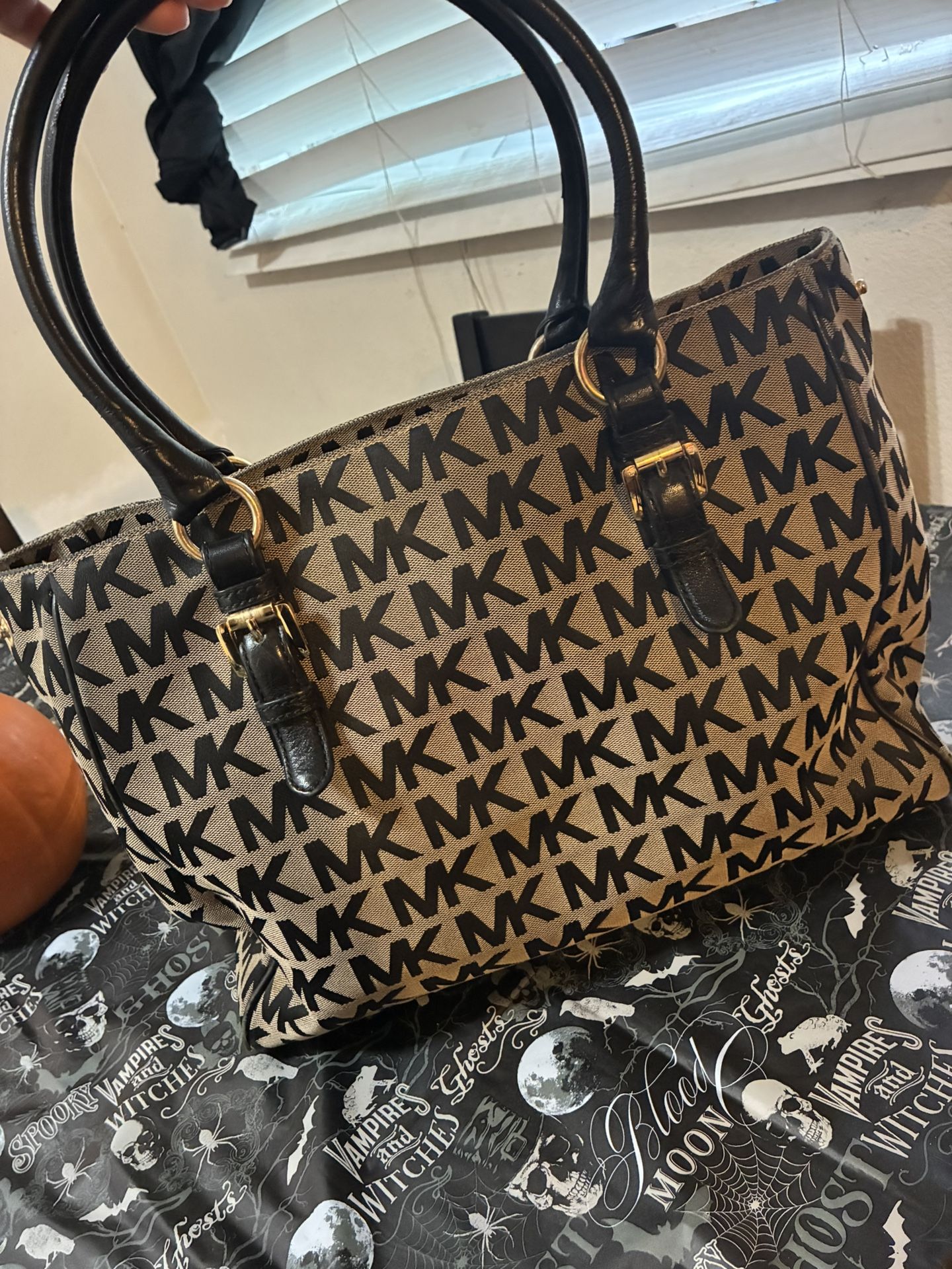 MICHAEL KORS BAG $60