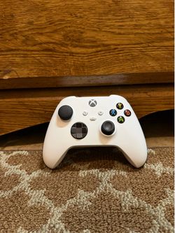 White Xbox Wireless Controller – No Drift, Great Condition