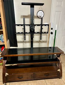 FREE TV console