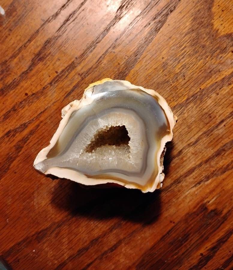 Very nice crystal rock geode!