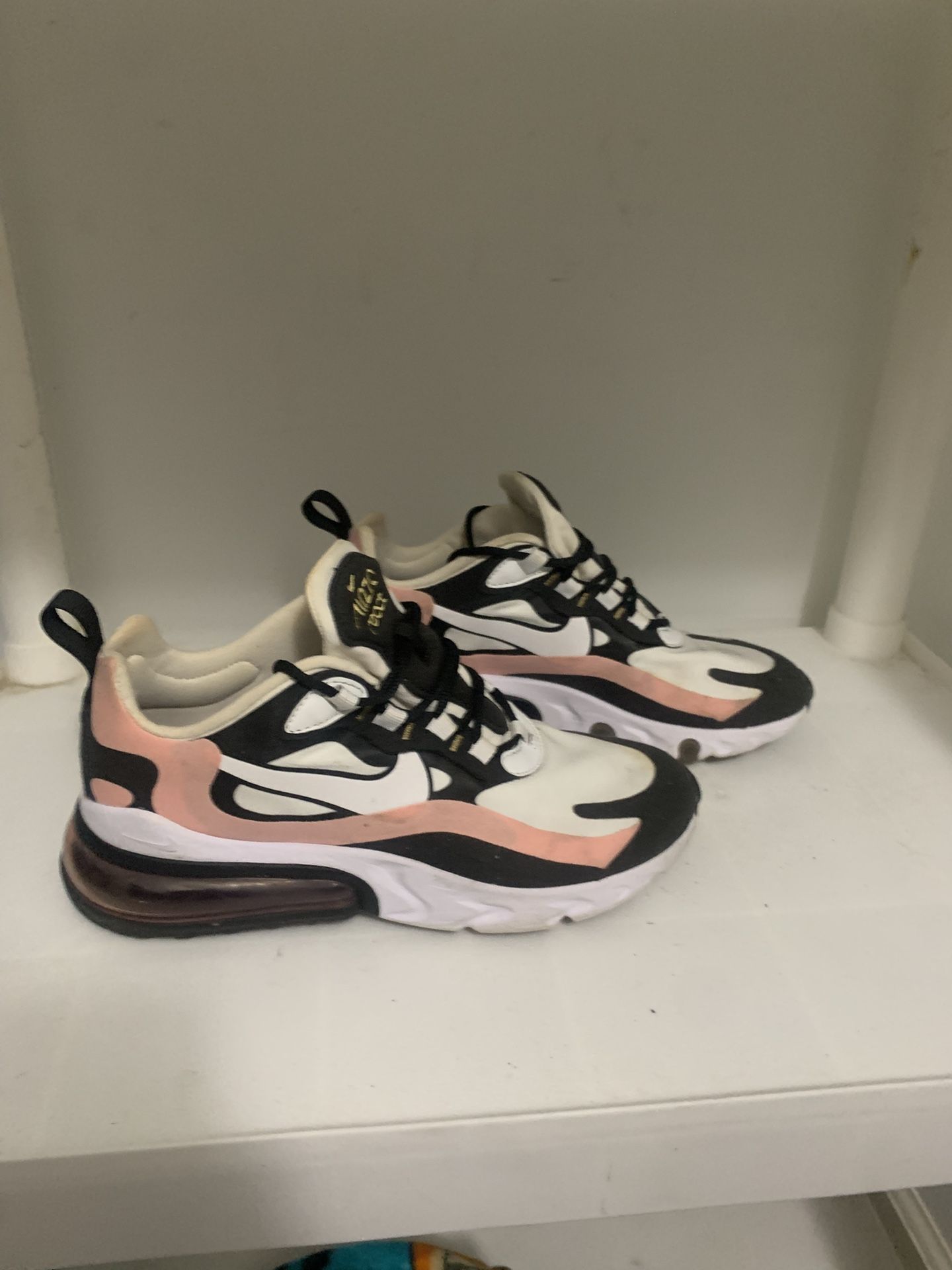 Women's Nikes Size 7