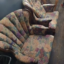 Chairs 2 vintage matching chairs in great condition 