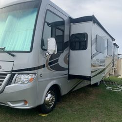 2015 Newmar 3309