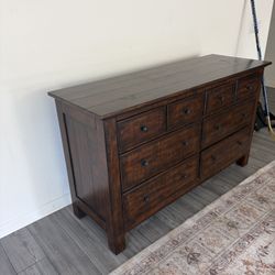 Dresser / Pottery Barn
