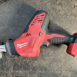 Milwaukee Hacksaw 18v