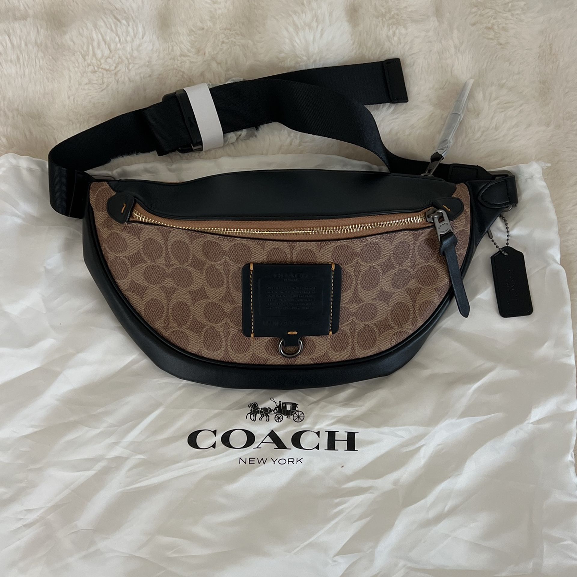 COACH Fanny pack $1