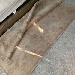 Large Rug (apprx. 8x10)