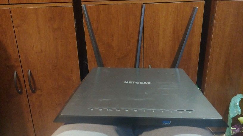 Wi-Fi Netgear R7000 Nighthawk Router Mesh Extender Like New