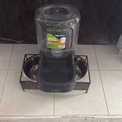 gravity water and dog bowls 