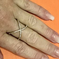 Beautiful “X” Ring