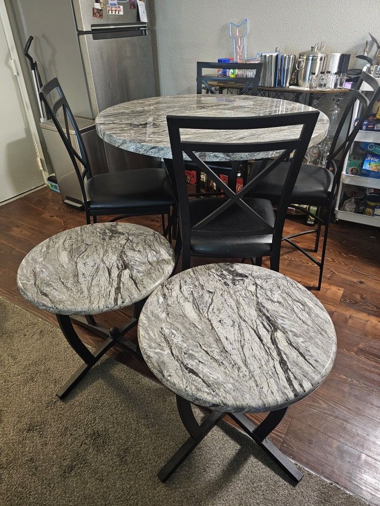 Kitchen Table ( Seats 4) Coffee Table & 2 Side Tables