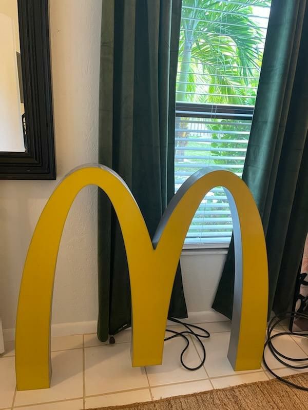 McDonald's Golden Arches Light Up Sign