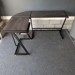 L-Shaped Desk – Dark Wood Finish w/ Black Metal Frame – Like New & Sturdy