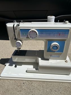 Sewing machine, good condition
