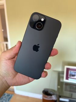iPhone 15 128GB