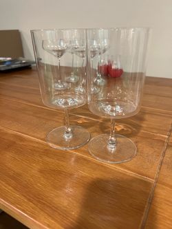 Set of 2 Rona Crystal Wine Glasses