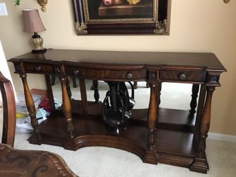 Brown dresser piece