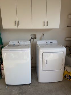 Insignia - Washer and Gas Dryer Set
