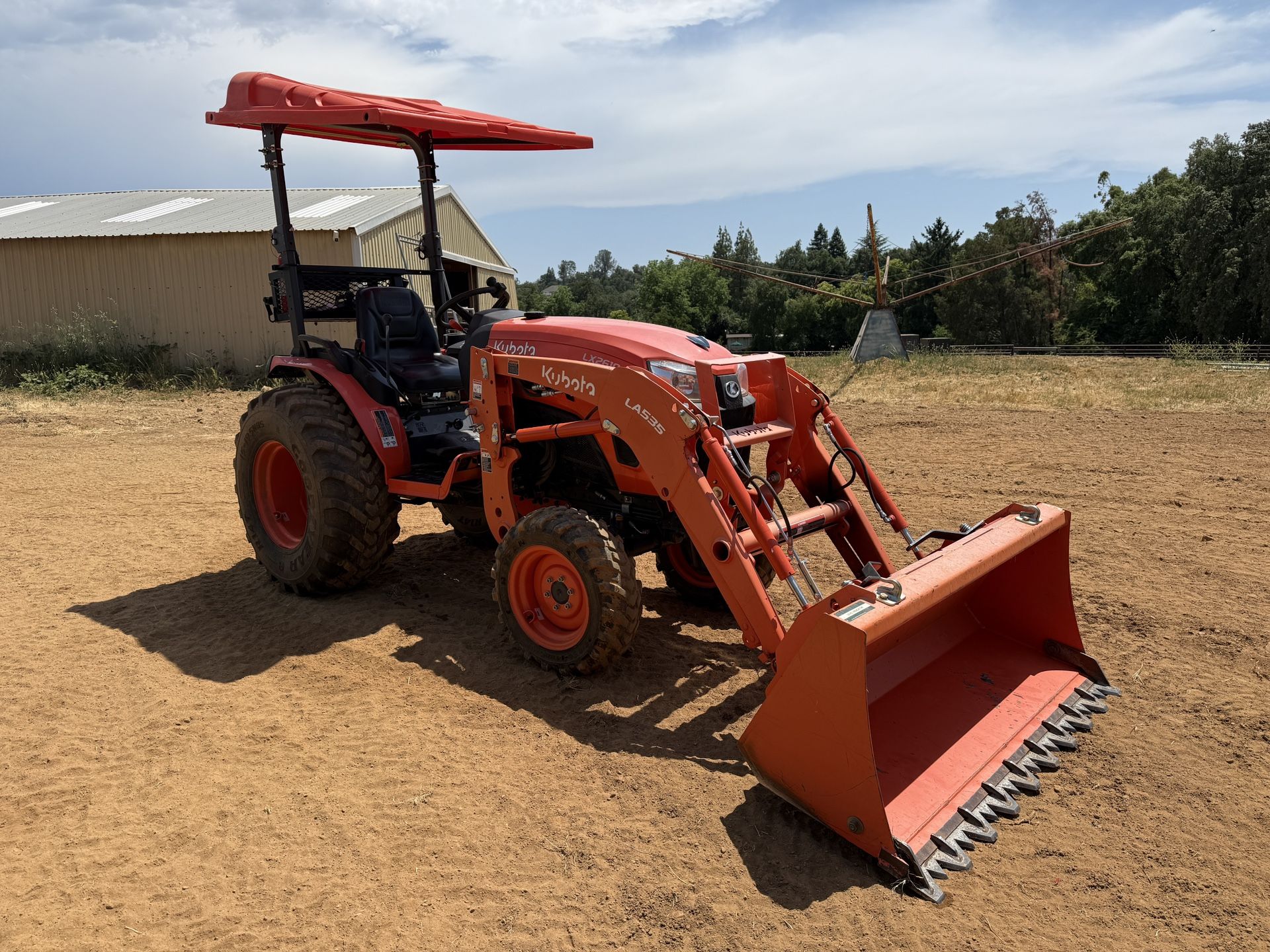 2022 Kubota LX2610SU