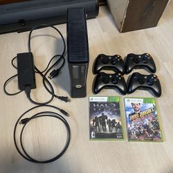 Xbox 360 S 250 GB console+4 controllers, cables included+ 2 free games