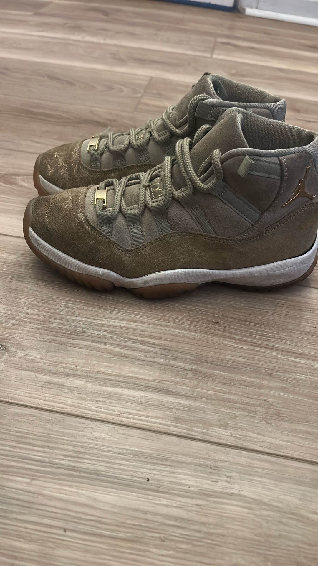Air Jordan 11 Retro Neutral Olive