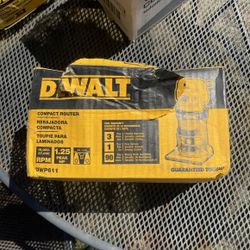 DEWALT Compact router