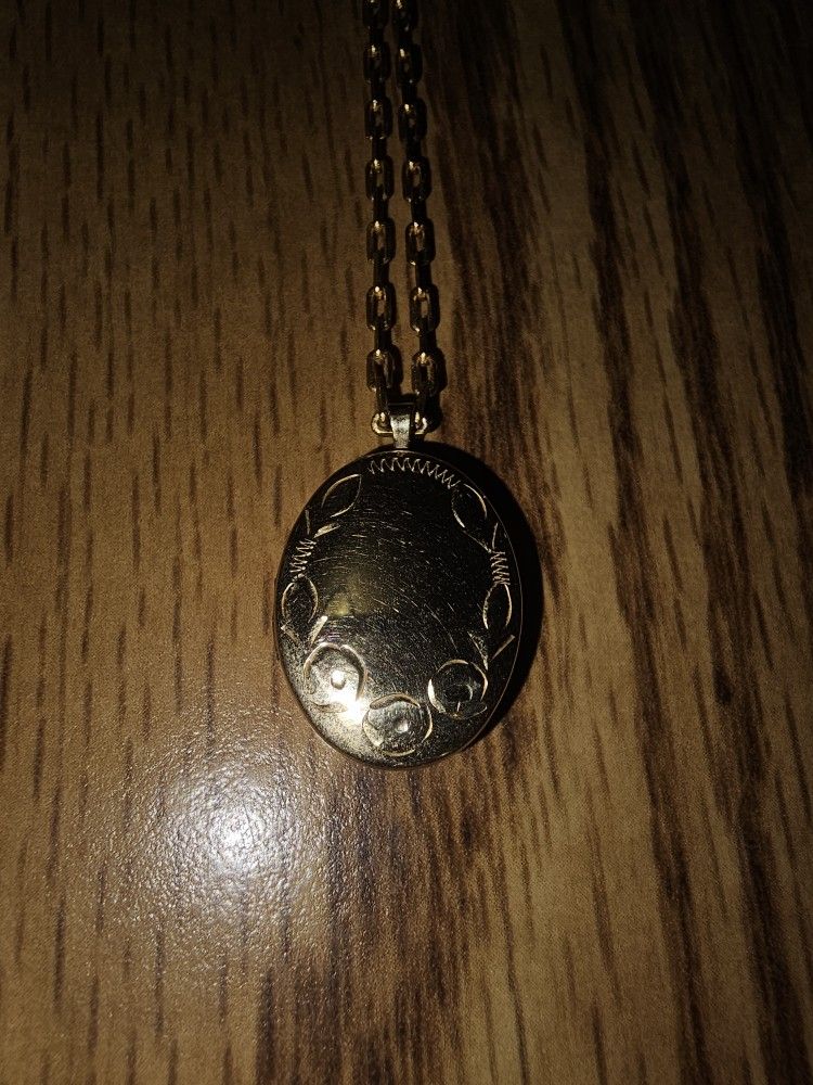 14kt Gold Locket Chain Not Included