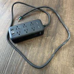 Hyper Tough 12-outlet Extension cord - 5ft Long