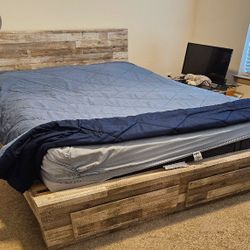 Nice Queen Bed Frame W/ Drawers! Delivery Available!