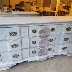 Dresser Set