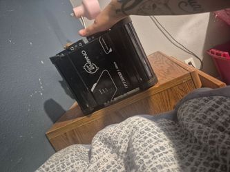 Amplifier and speaker