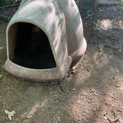 Igloo Style Doghouse