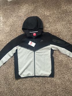 NIKE TECH HALF BLACK HALF GREY SIZE L
